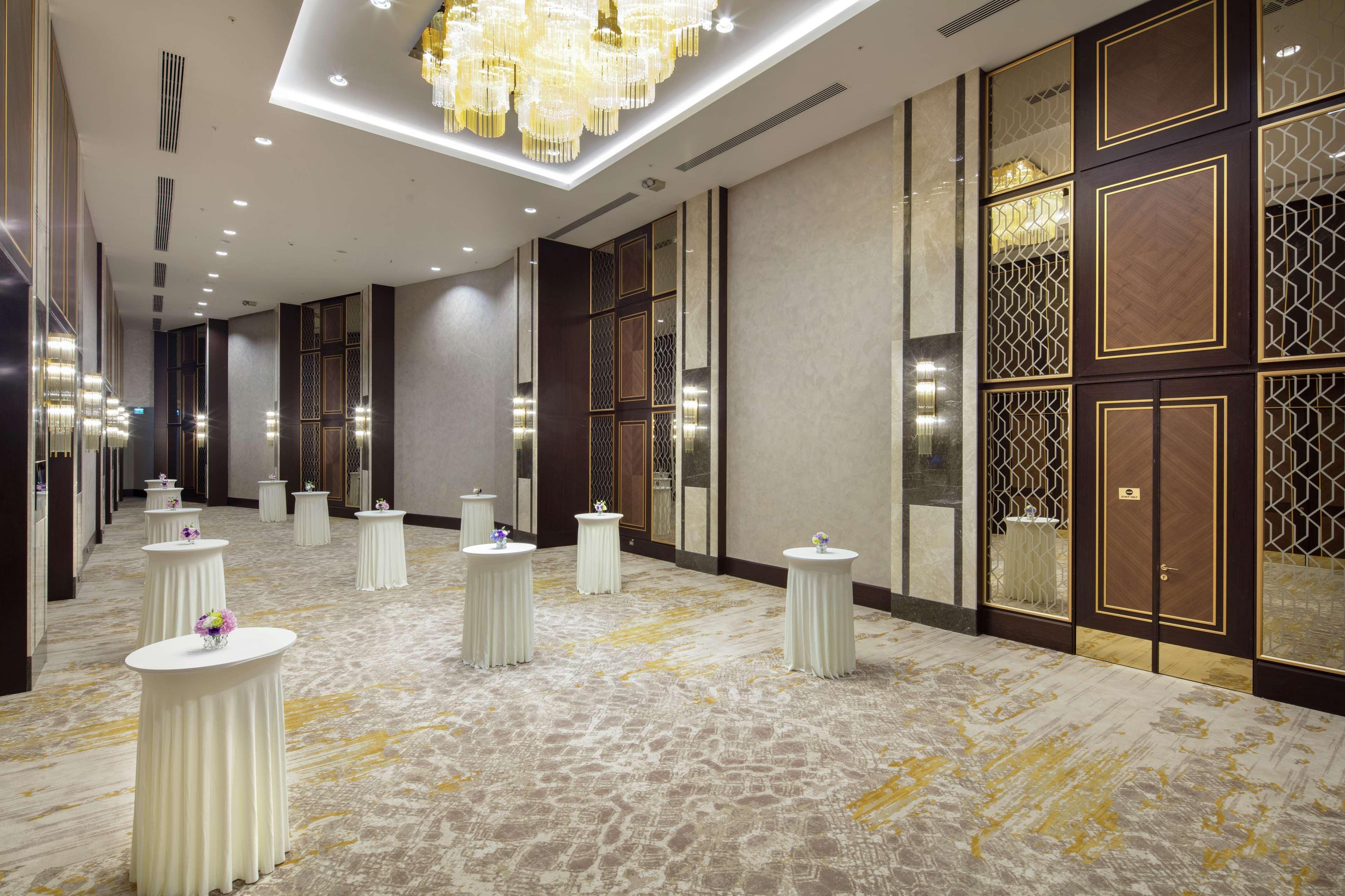 Doubletree By Hilton Antalya City Centre Kültér fotó The Grand Ballroom