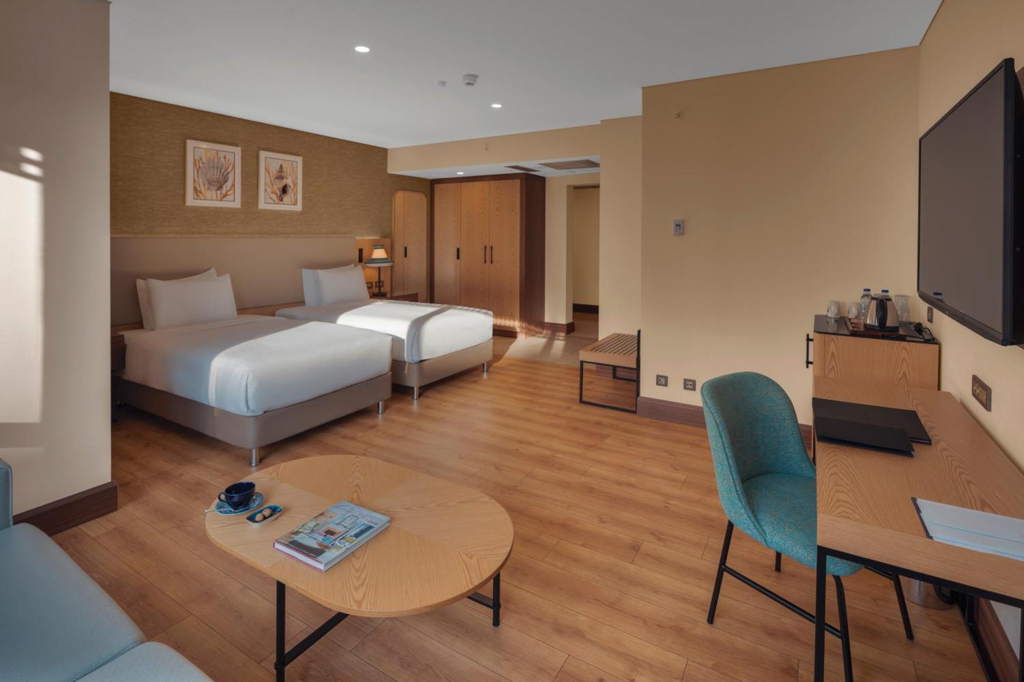 Doubletree By Hilton Antalya City Centre Kültér fotó A room at the hotel