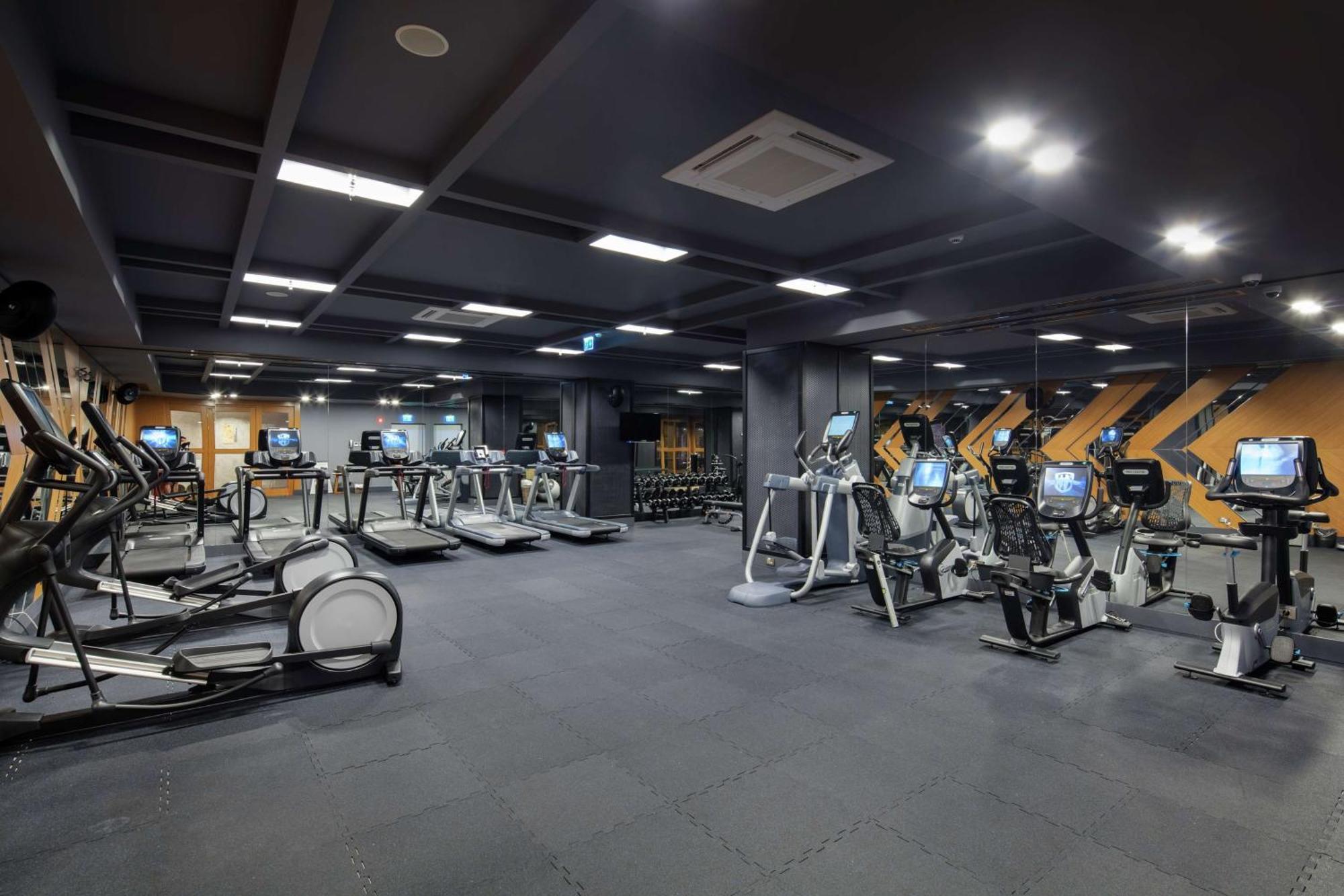 Doubletree By Hilton Antalya City Centre Kültér fotó The gym at the hotel